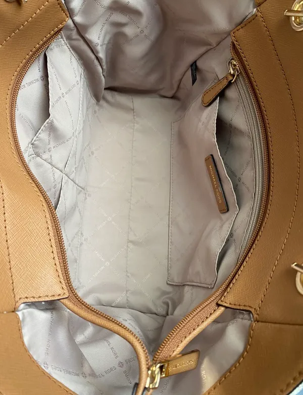 Michael Kors Shoulder Bag With Wallet Set - Image 2