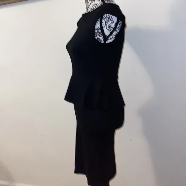 Alice + Olivia Bateau Neckline Peplum Towork Mini Black Dress Size 2 - Image 4