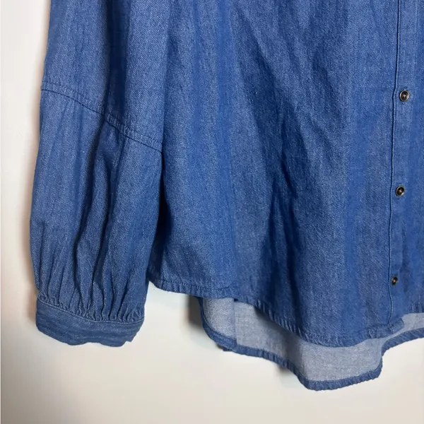 Old Navy Ruffle Collar Medium Wash Denim Jean Button Front Shirt Top - Image 6