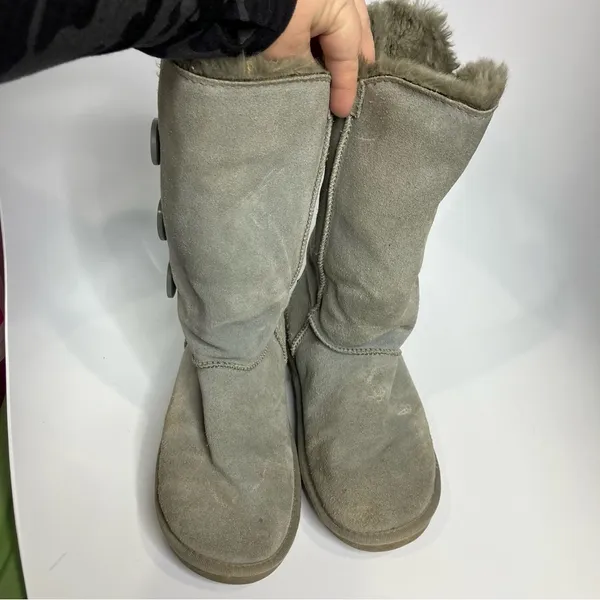 UGG Bailey triple button shearling boots size‎ 7 - Image 3