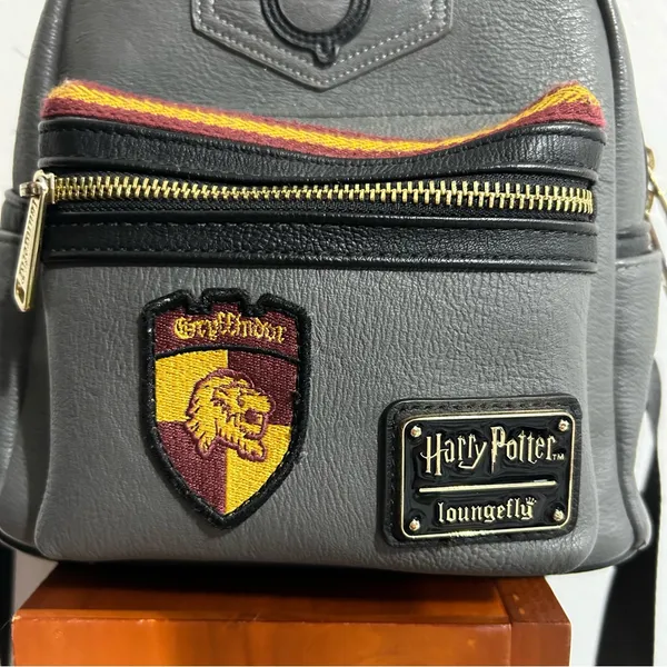 Loungefly Harry Potter Griffindor Glasses Mini Backpack - Image 5
