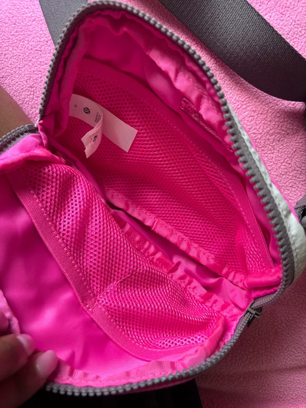 Lululemon Belt Bag Everywhere 1L - Image 4