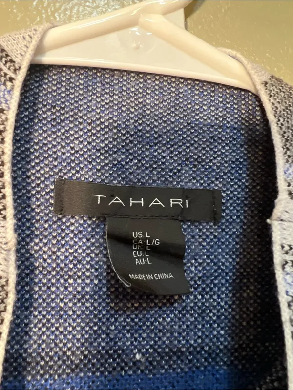Tahari Women's Size Large Mock Neck Sweater‎ Light Gray Black Blue Plaid - Image 10