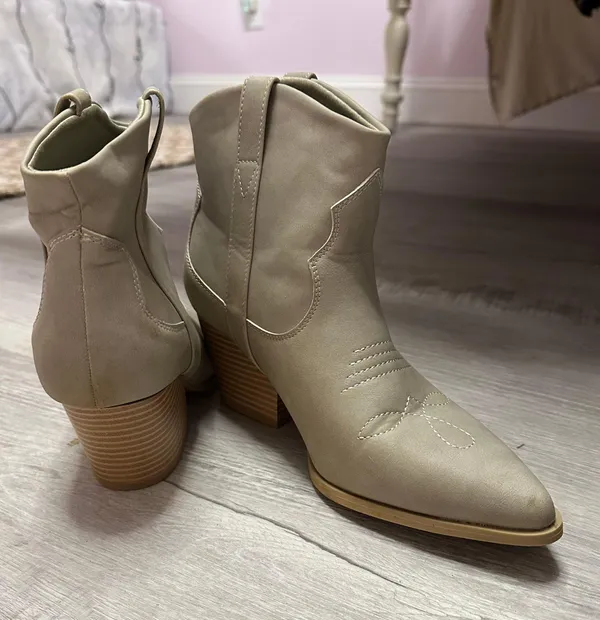cowgirl booties Gray Size 7.5 - Image 2