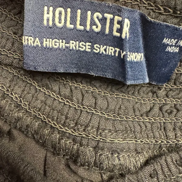 Hollister Black Smocked Ultra High Rise Skirty Shorts Size S‎ - Image 3