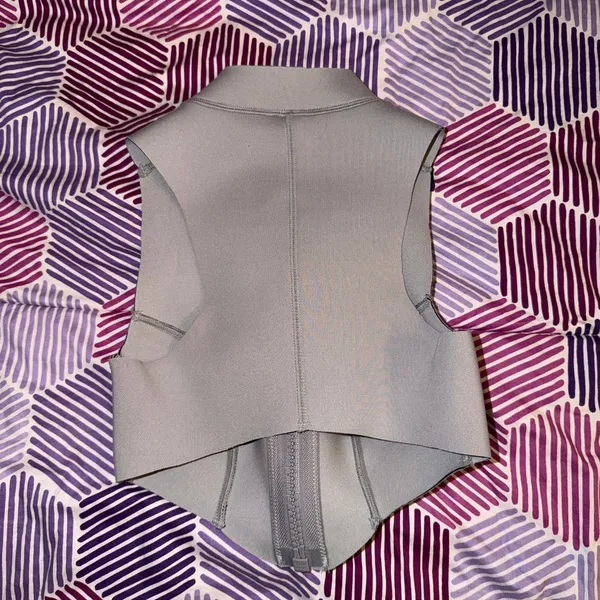 Skims Size xxs Sport Swim Mock Neck Zip Top Chrome Gray Sleeveless Zip Front NWT - Image 5