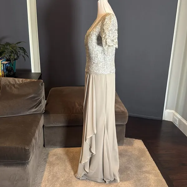 Women’s Full Length Gray Chiffon & Lace Appliqué Formal Dress Zip Back Size 10 - Image 6