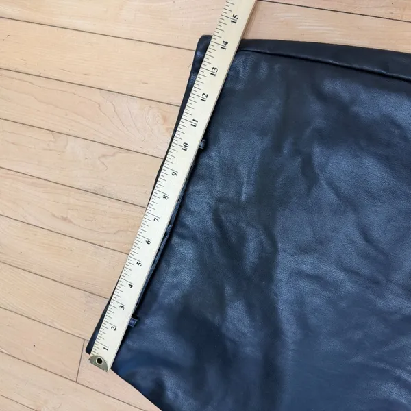 ZARA Faux Leather Lined Mini Skirt w Belt Loops Size Small Black - Image 6