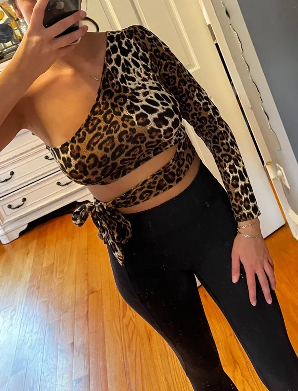 CROPPED LEOPARD ONE SLEEVE TIE TOP Multi Size L - Image 2
