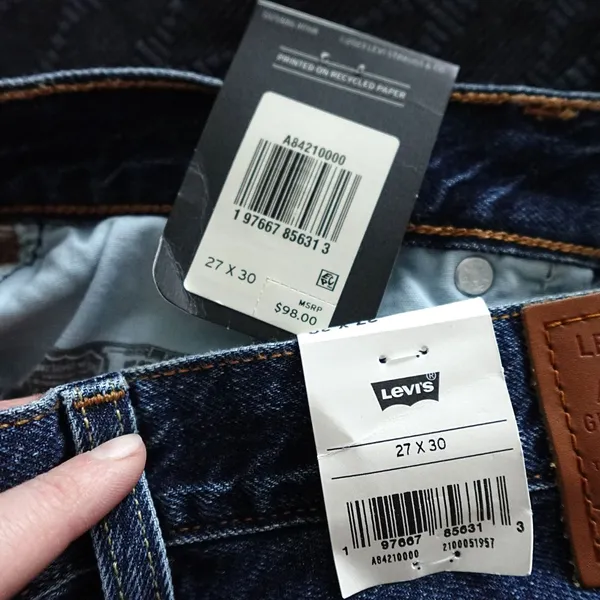 NWT Levi's Dark Wash 501 '90s Mid Rise Straight Leg Jeans Size 27 - Image 4