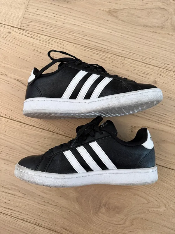 Adidas VL Court 2.0 black white sneakers - Image 3