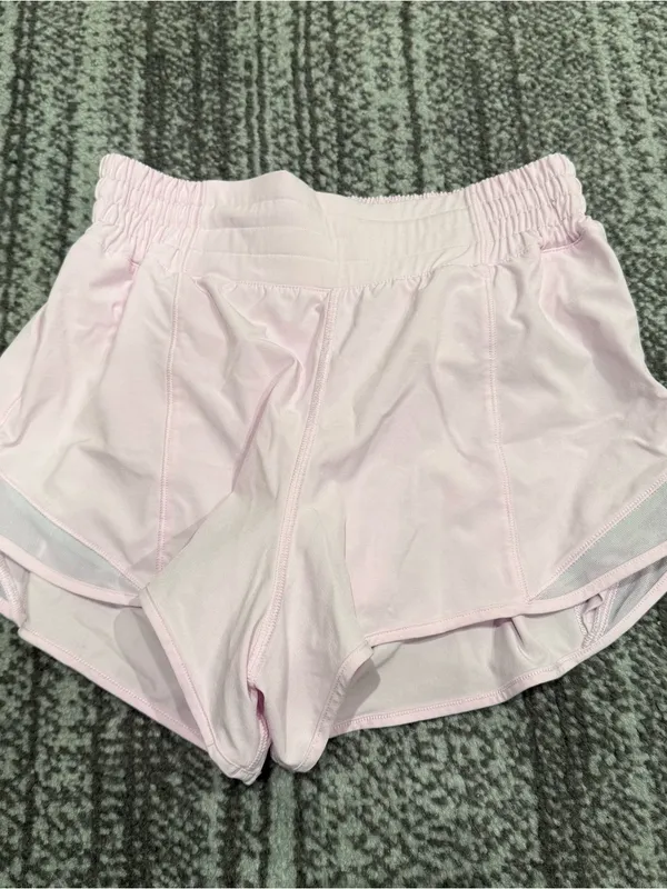 Lululemon Hotty Hot High-Rise Lined Short 2.5" Strawberry Milkshake size 4 - Image 2
