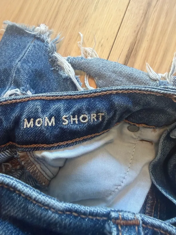 American Eagle Distressed Denim Mom Shorts Size 000 - Image 4
