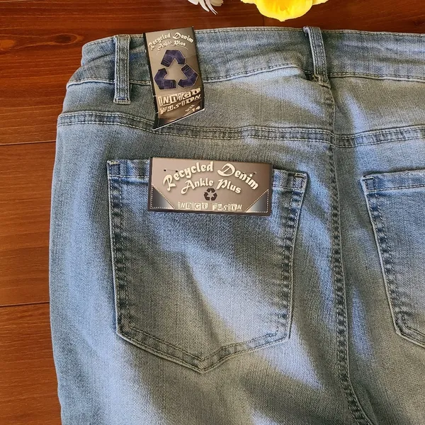 Indigo Fusion Distressed Jeans Size 14 - Image 7
