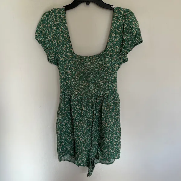 American‎ Eagle Green Floral Romper Smocked Back Tie Waist Short Sleeve Medium - Image 14