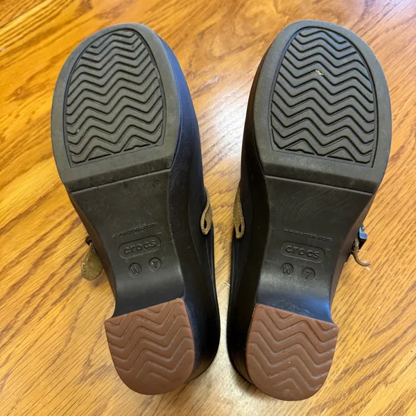 Crocs Women Sarah‎ Clog Brown Expresso Buckle Mules size 7 Flaw See Pic. - Image 9