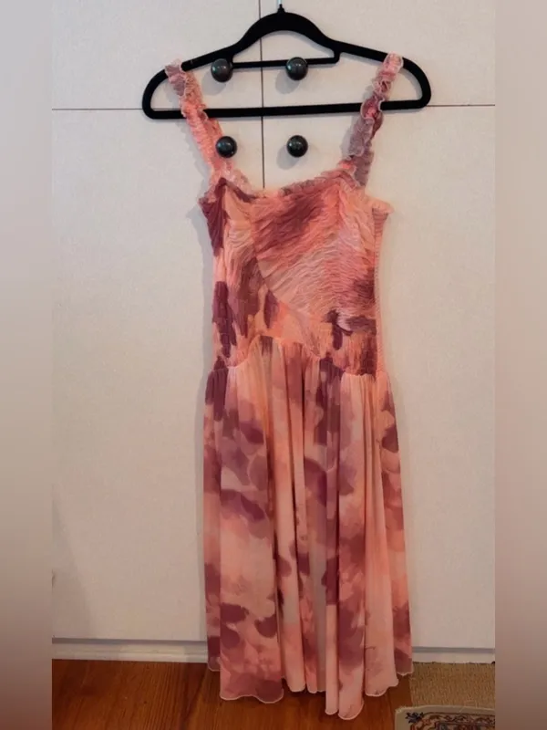 Free People Tessa Smocked Midi Dress NWT XS Pink Floral Ruched REVOLVE - Image 5