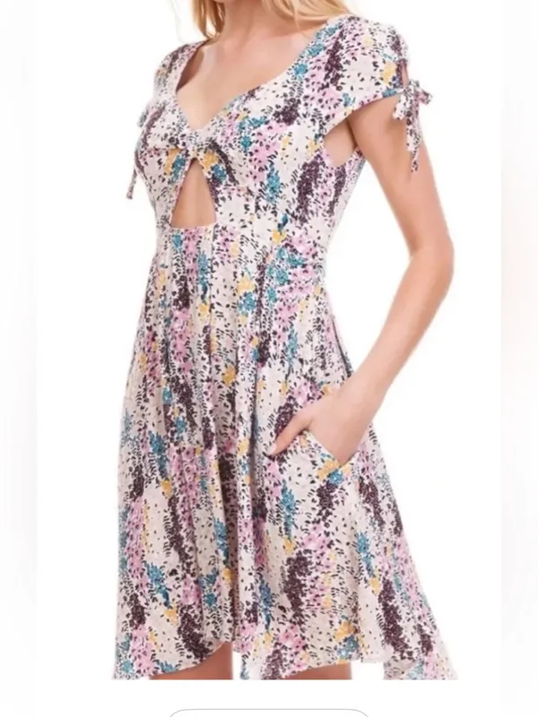 Free People miss right floral dress front key hole sz L - Image 4