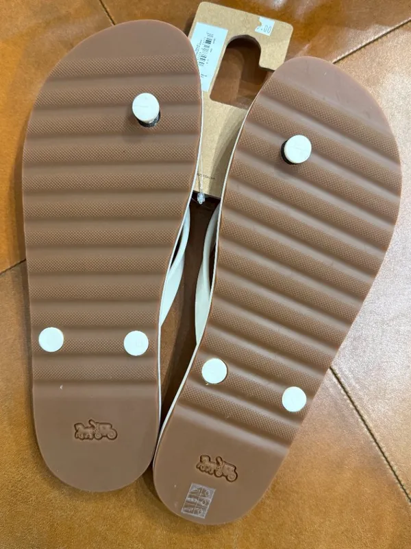 NWT Coach Zayn Flip Flop With Shell Print CBM87 Chalk US 10 - Image 3