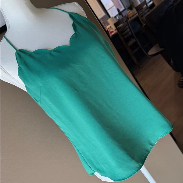 J CREW Green Scallop-Edge Camisole Top Size 6 - Image 2