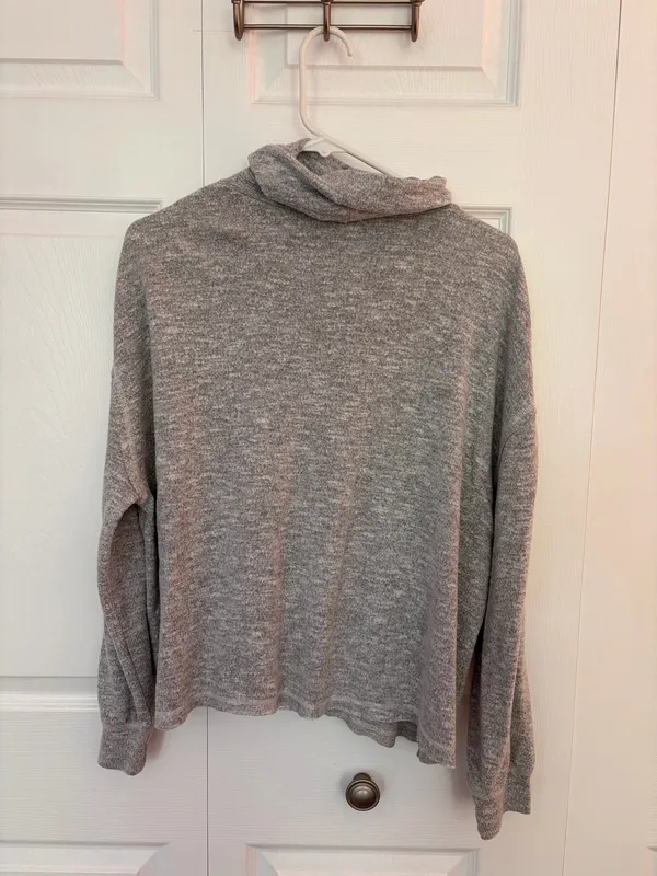 Universal Thread Sweater - Image 2