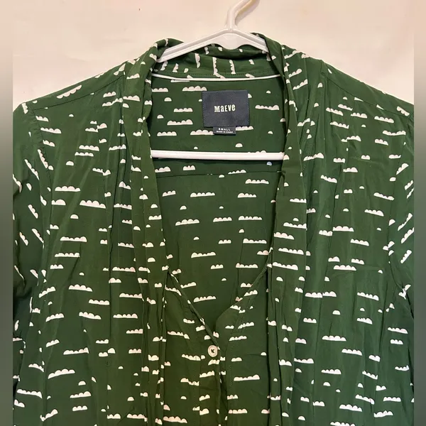 Anthropologie Maeve Green Cloud Novelty Print Tie‎ Front Blouse Size Small - Image 5