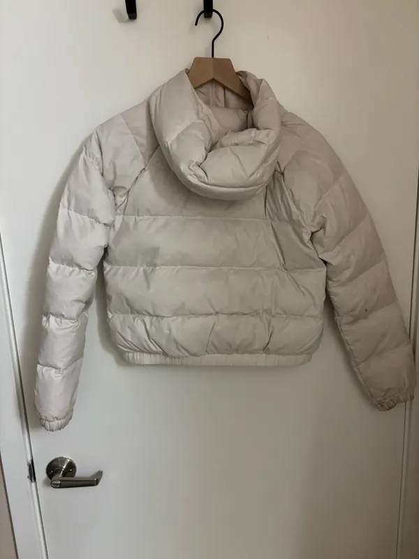 The North Face Women’s Hydrenalite Down Hoodie XS White 600 Fill Puffer Jacket Description: The North Face Women’s Hydrenalite Down Hoodie in white, size XS - Image 2
