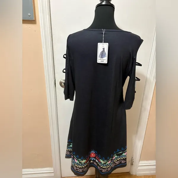 Elegant Black Tunic with Colorful Embroidery Size L - Image 4