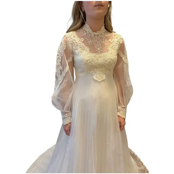 Vintage 1960s Lace Illusion High Neck Bridal Wedding Gown w/ Train XS - Image 7