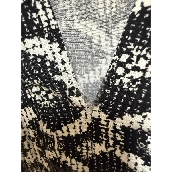 Old Navy XXL Black White Geometric Swing Dress Long Sleeve V Neck Rayon - Image 8