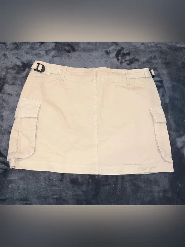 Brandy Melville John Galt Cargo Skirt One Size New with tag - Image 6