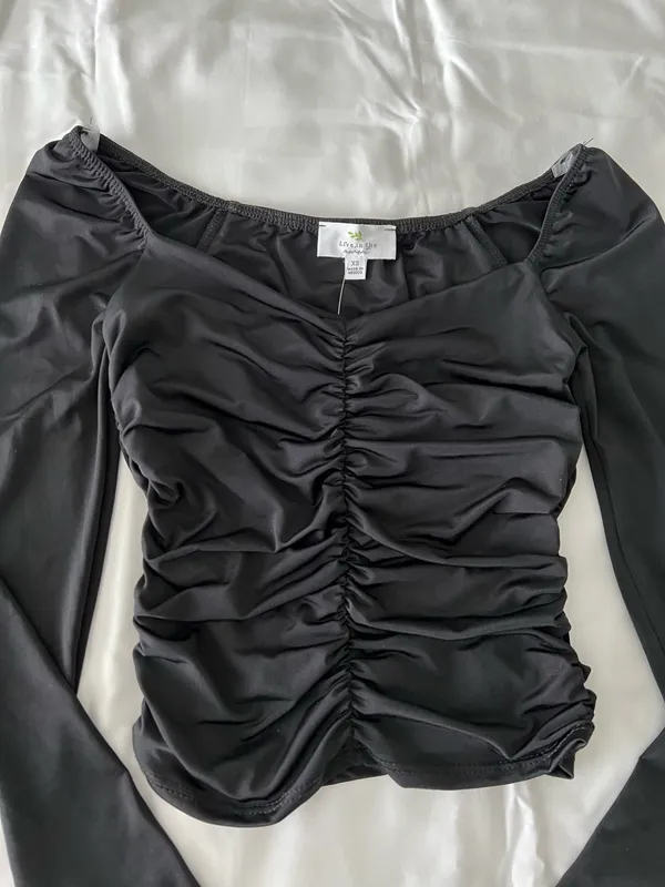Black Long Sleeve Cinch Detail Crop Top - Image 2