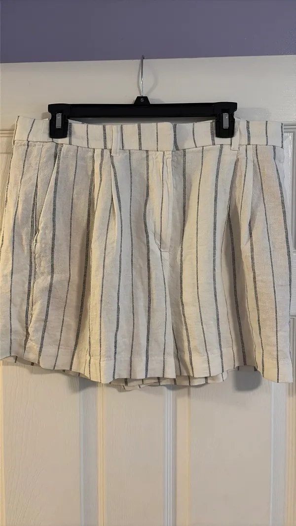 Old navy extra high rise Taylor linen shorts - Image 3
