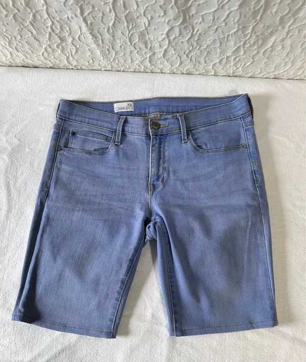 Gap Bermuda Shorts Women's Size 30 Light Blue Classic Denim Soft - Image 6