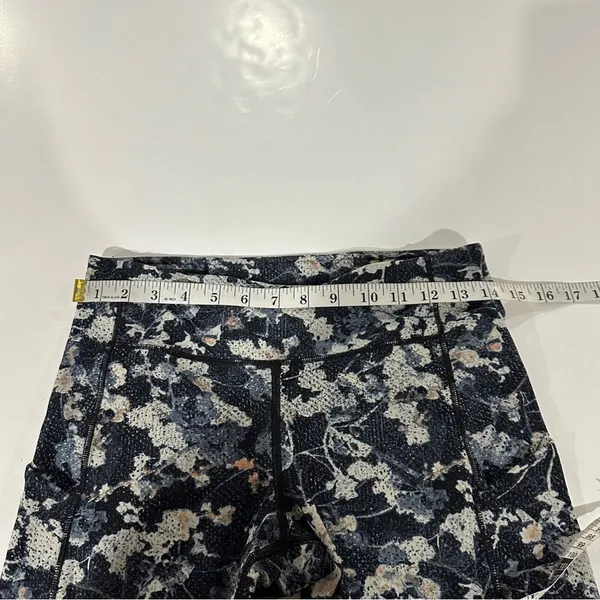 Lululemon Speed Up Crop *21" in Spring‎ Bloom Multi Size 8 - Image 9