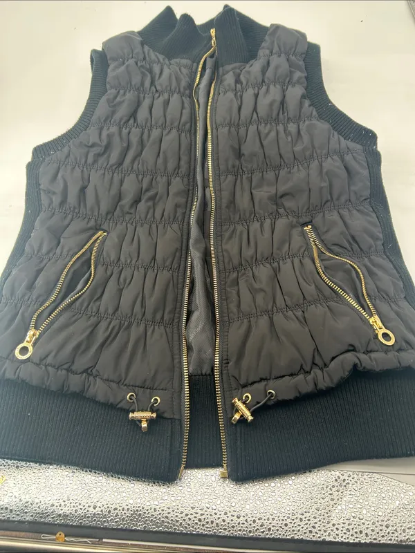 Calvin Klein Women’s Black Quilted Puffer Vest with Gold Accents bust bust 32 length 23 - Image 5