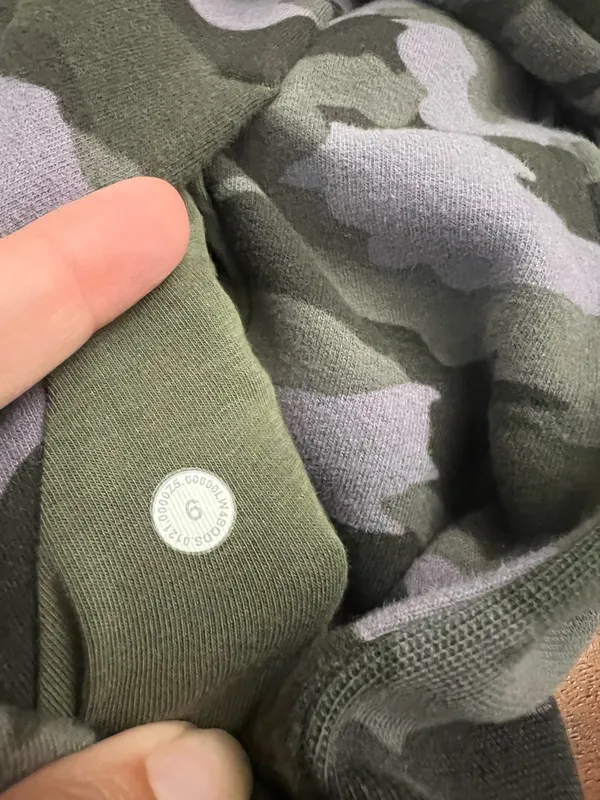 Lululemon Scuba Hoodie 6 Heritage 365 Camo Dusky Lavender Thumbhole Zip - Image 4