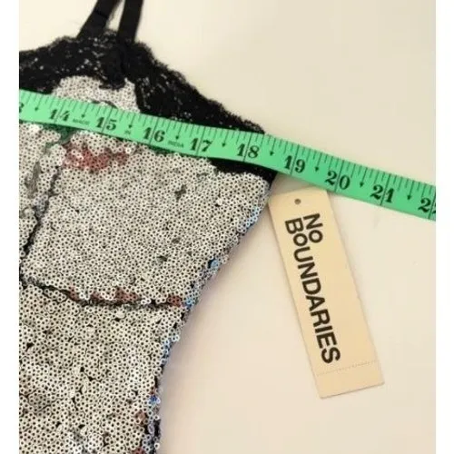 No Boundaries Sequin Cropped Skirt Set Sz L Silver Black Lace Trim Party Glam - Image 9