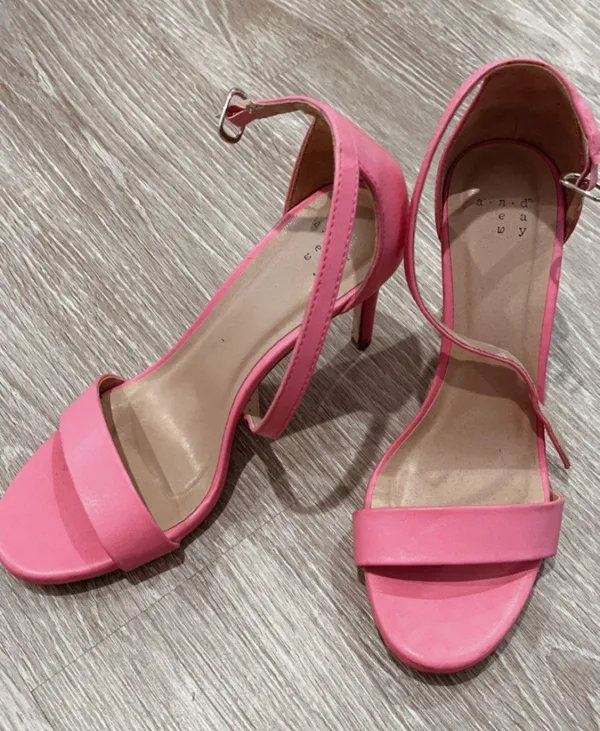 Pink heels Size 8 - Image 4