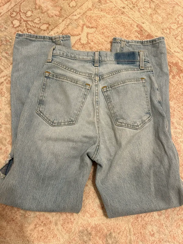 Abercrombie Curve Love 90s Ultra High Rise Straight Jean - Image 4
