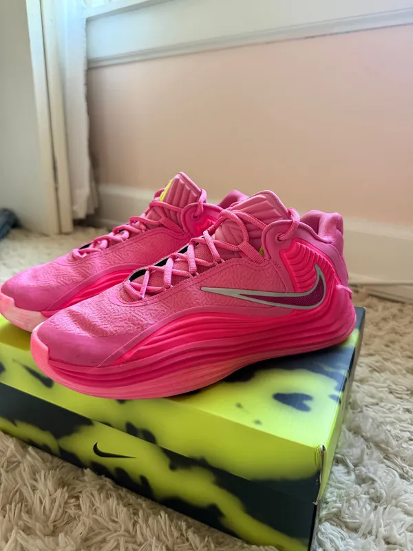 Giannis Freak Nike Basketball Shoes - Image 2
