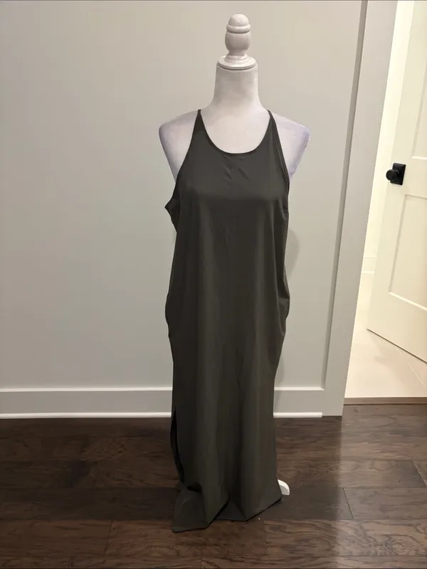 New With Tags Athleta Petite Hayes Pleated Dress Sz SP (fits large) - Image 3