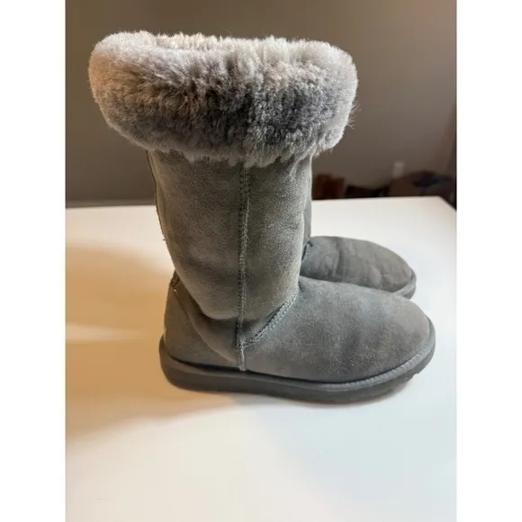 UGG Australia Classic Tall 5815 Gray Sheepskin Boots Women's Size 8 - Image 4