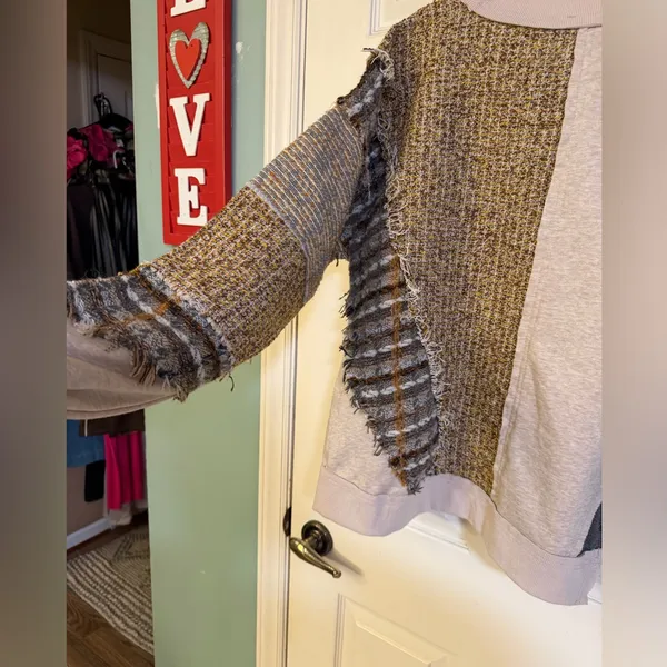 Oli And Hali Avery pullover tan mixed print casual boho winter top $78 xs - Image 7