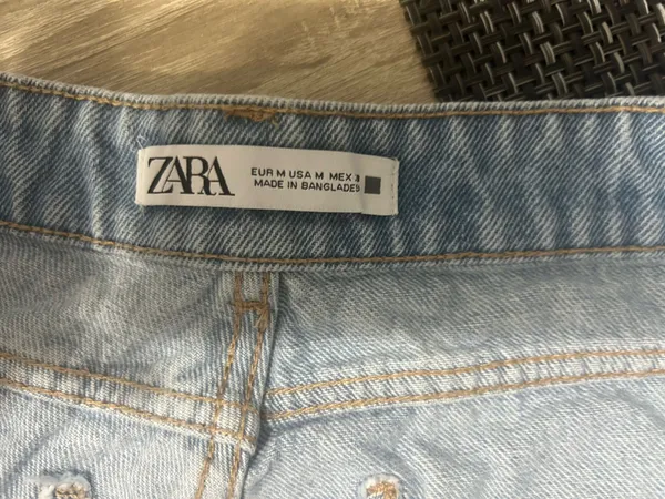 ZARA Denim Shorts - Size M - Image 4
