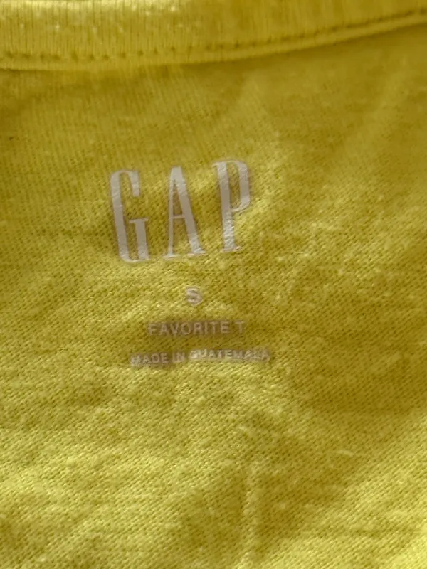 gap women’s shirt size small yellow Short Sleeves - Image 2