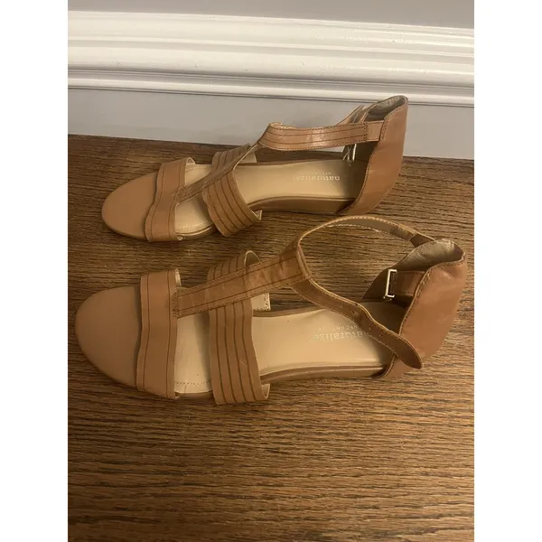 Naturalizer Longing Flat Sandal Brown comfortable & well-cushioned footbed 10W - Image 2