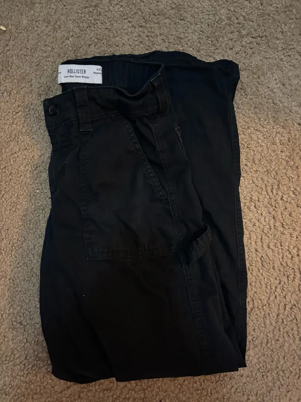 Hollister Low-Rise Taper Baggy Cargo Pants - Image 3