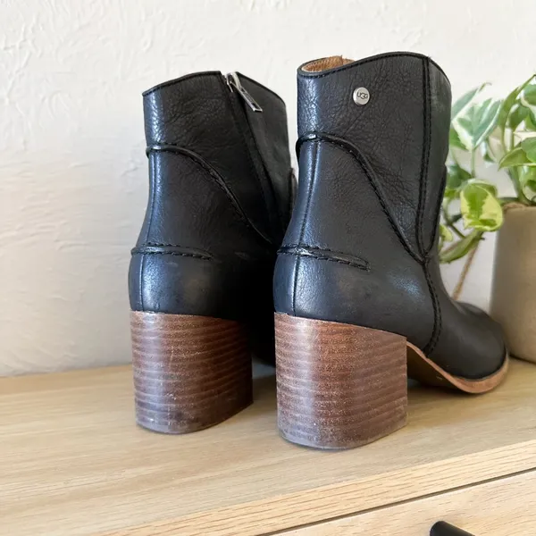 UGG | Annie Ankle Block Heel Boot‎ in Black and Brown Women's 8.5 - Image 4