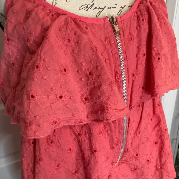 Lsenboye Eyelet Zipper Front Flowy Tank Top - Image 2